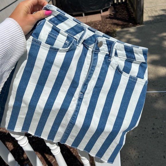 Hollister Striped Skirt - Picture 6 of 6